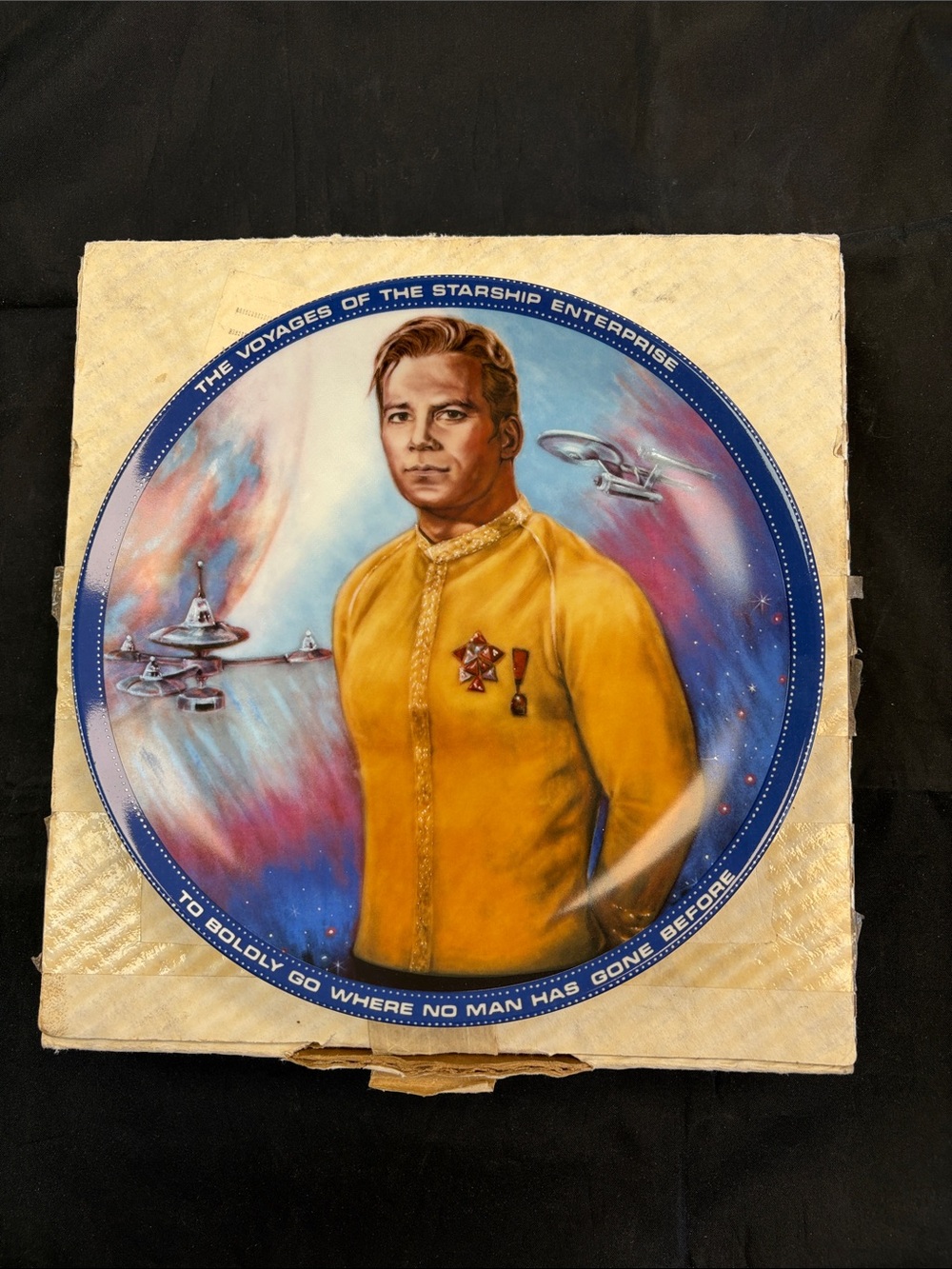 Captain Kirk Decorative Plate - Yellow.